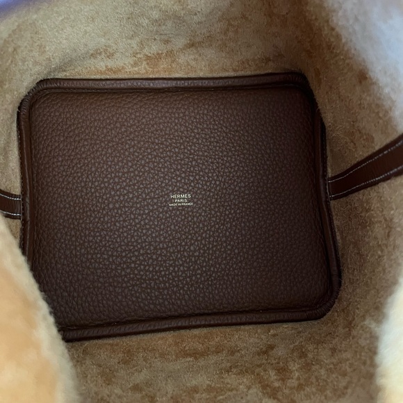 HERMES Picotin Lock 22 - Gold on Gold - 2023 - Picture 8 of 8